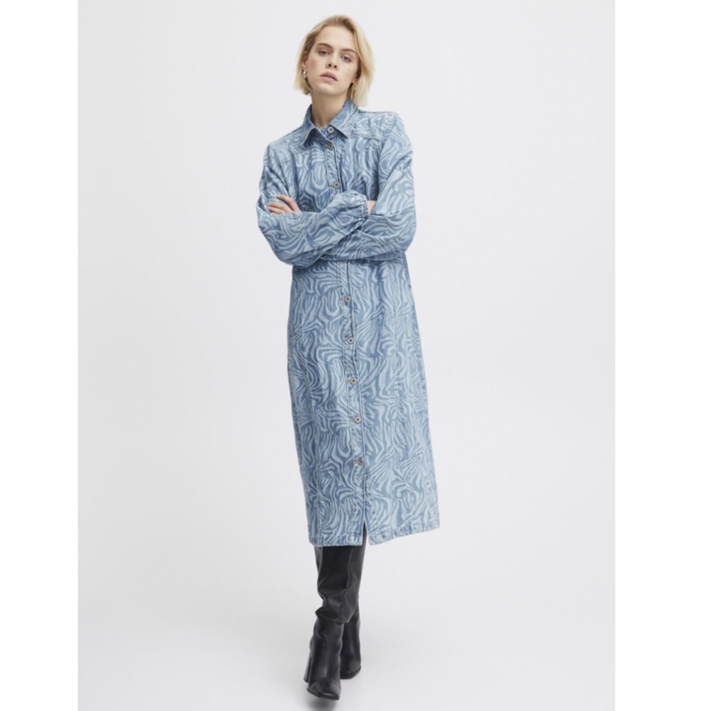 NWT- unique and versatile item to dress up or down. Looks smart and is v. comfy.